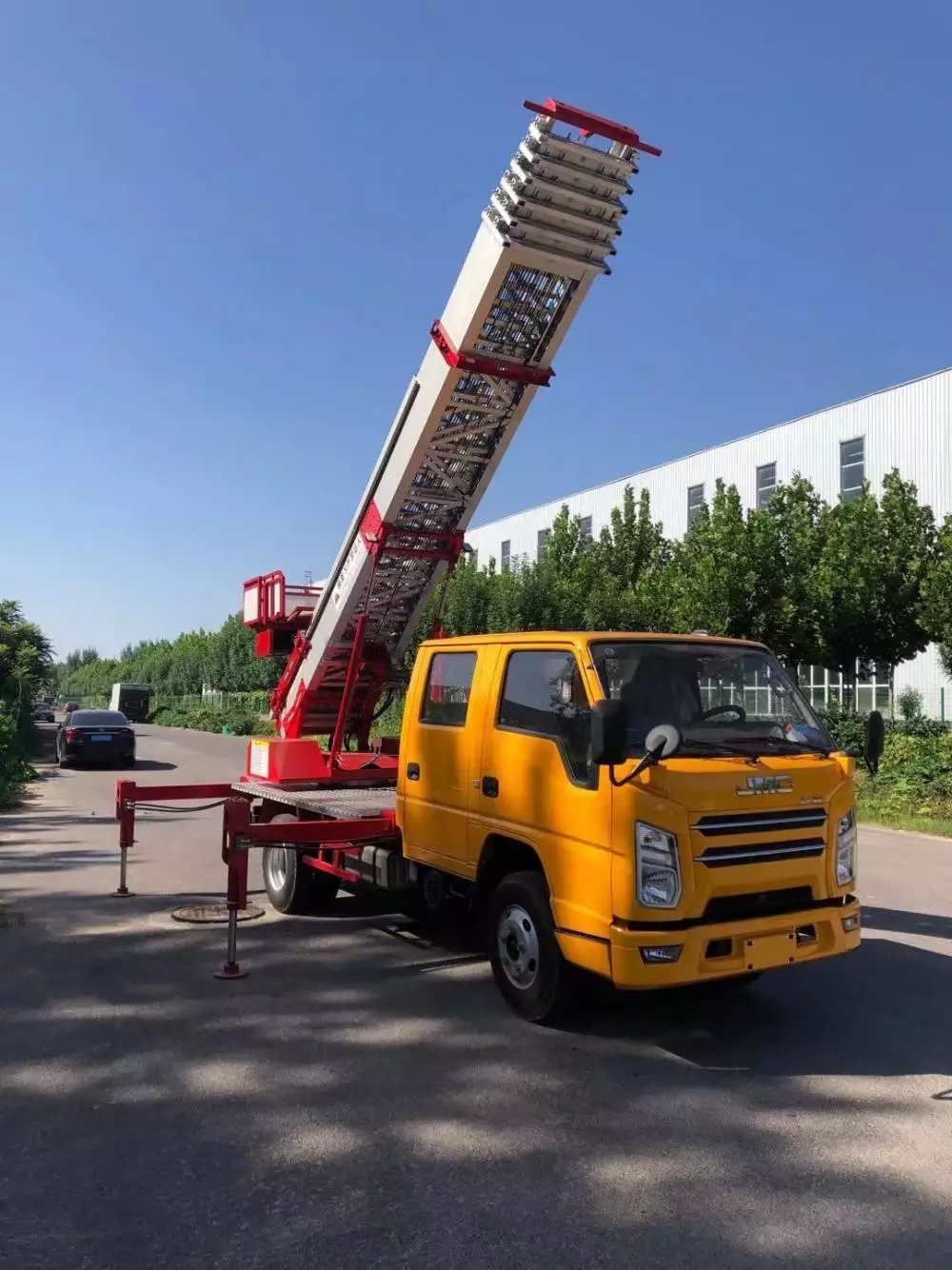 松潘附近的云梯车出租服务：轻松解决高空作业需求