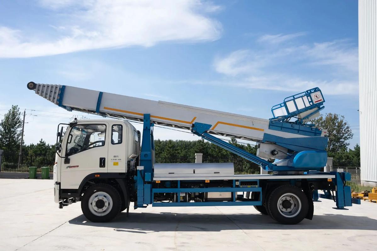 松潘云梯上料车租赁费用