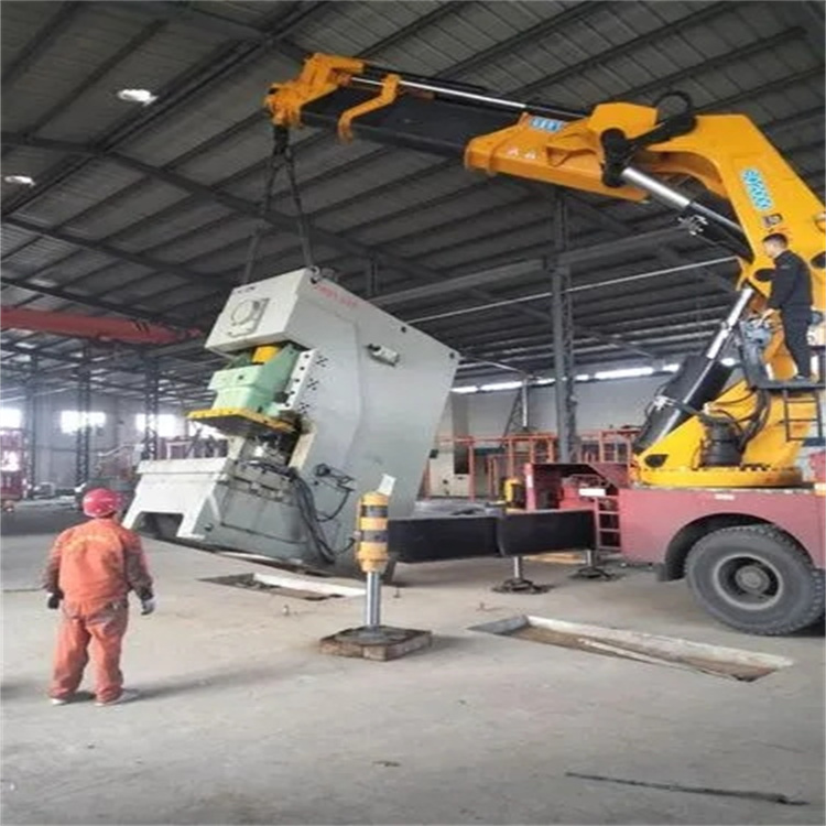 松潘80吨折臂吊车出租附近电话