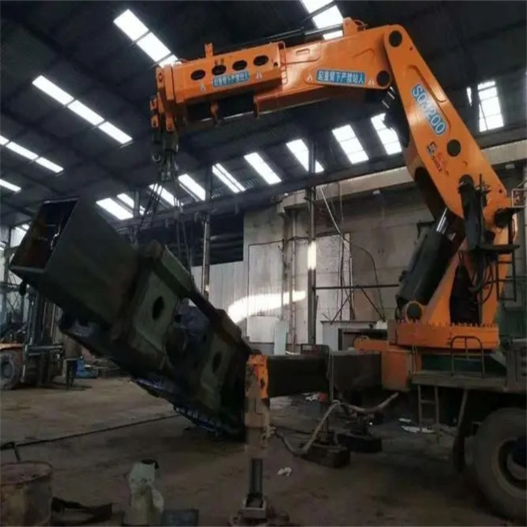 松潘130吨折臂吊车出租吊机租赁附近电话